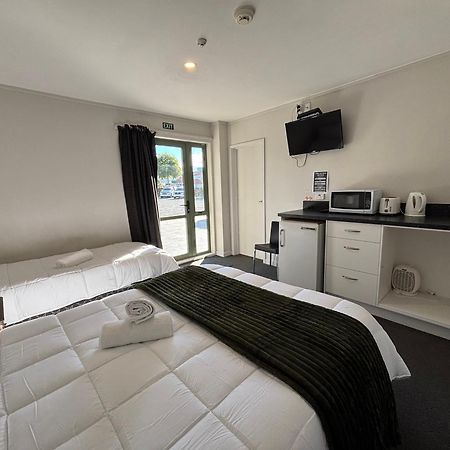 Leopard Hotel Waipukurau エクステリア 写真