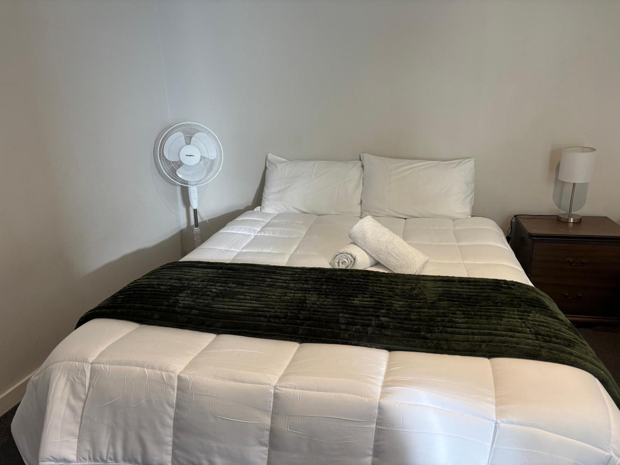 Leopard Hotel Waipukurau エクステリア 写真